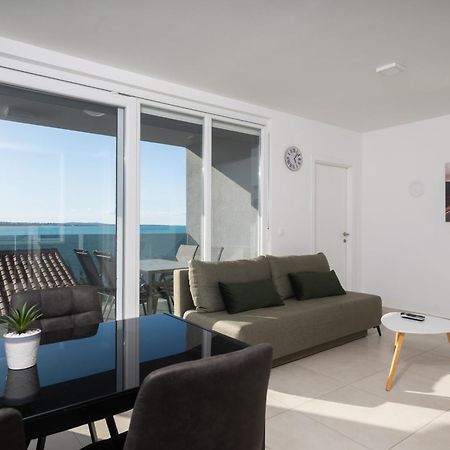 Sunshine Bay Apartment Nin Exterior photo
